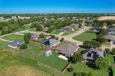704 Carmen Ana Avenue, Grandview, TX 76050 - Photo 35