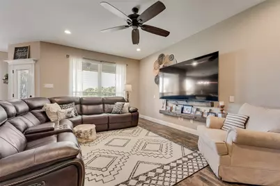 704 Carmen Ana Avenue, Grandview, TX 76050 - Photo 9