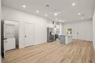 810 W 10th St, Dallas, TX 75208 - Photo 17