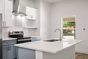 810 W 10th St, Dallas, TX 75208 - Photo 15