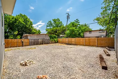 810 W 10th Street, Dallas, TX 75208 - Photo 9