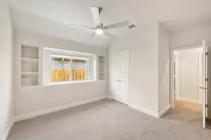 204 Sweetwater Dr, Commerce, TX 75428 - Photo 11