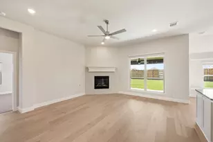 204 Sweetwater Dr, Commerce, TX 75428 - Photo 15