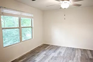 802 S 5th St, Bonham, TX 75418 - Photo 25
