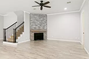 2450 Sunderland Ln, Lewisville, TX 75067 - Photo 7
