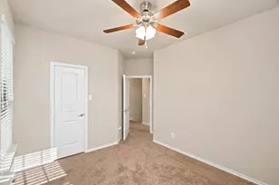 10816 Abbeyglen Ct, Fort Worth, TX 76052 - Photo 19