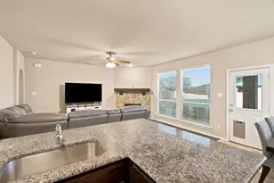 10816 Abbeyglen Ct, Fort Worth, TX 76052 - Photo 11