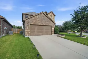 10816 Abbeyglen Ct, Fort Worth, TX 76052 - Photo 3