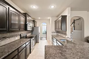 10816 Abbeyglen Ct, Fort Worth, TX 76052 - Photo 13