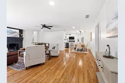 109 Oaktree Drive, Highland Village, TX 75077 - Photo 5