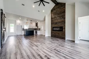 204 W Collins, Decatur, TX 76234 - Photo 3