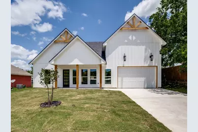 204 W Collins, Decatur, TX 76234 - Photo 1
