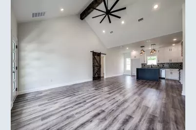 204 W Collins, Decatur, TX 76234 - Photo 5