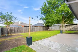 1020 Hannah St, Burleson, TX 76028 - Photo 35