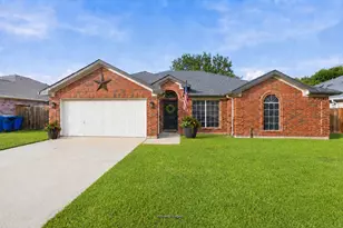 1020 Hannah St, Burleson, TX 76028 - Photo 1