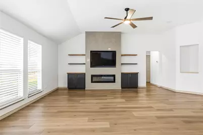 1020 Hannah Street, Burleson, TX 76028 - Photo 9