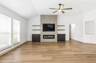 1020 Hannah St, Burleson, TX 76028 - Photo 9