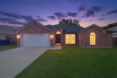 1020 Hannah Street, Burleson, TX 76028 - Photo 5