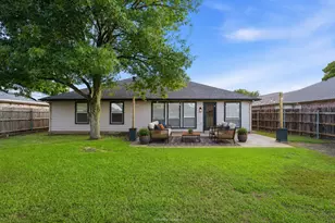 1020 Hannah St, Burleson, TX 76028 - Photo 31