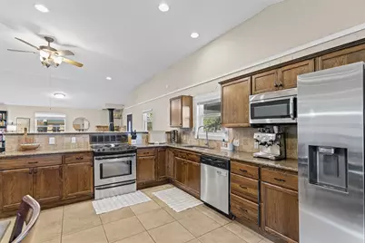 5117 Curzon Avenue, Fort Worth, TX 76107 - Photo 7