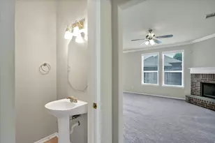 4402 Emerald Leaf Dr, Mansfield, TX 76063 - Photo 15