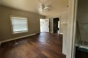 127 Blevins St, Fort Worth, TX 76111 - Photo 7