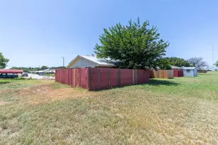 201 & 203 Bluebonnet Dr, Winters, TX 79567 - Photo 29