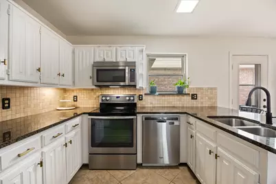 2807 Silverspring Road, Carrollton, TX 75006 - Photo 13