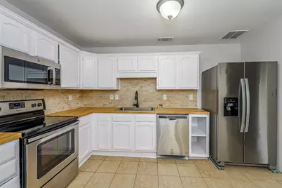 128 Kingsbridge Drive, Garland, TX 75040 - Photo 5