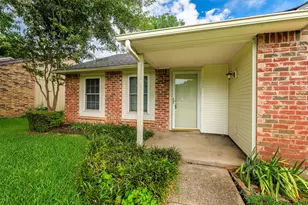 128 Kingsbridge Dr, Garland, TX 75040 - Photo 3