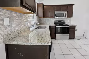 1025 Highland Station Dr, Saginaw, TX 76131 - Photo 13