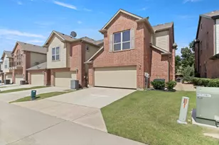8712 Iron Horse Dr, Irving, TX 75063 - Photo 25