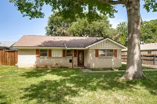 412 Franklin Dr, Euless, TX 76040 - Photo 1