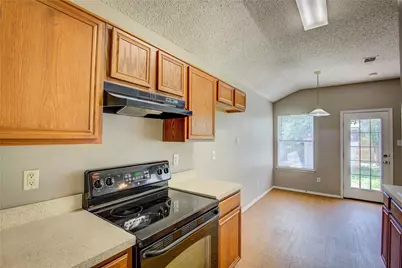 2363 Laurelhill Lane, Fort Worth, TX 76133 - Photo 9