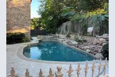 6701 Mt Vernon Court, Arlington, TX 76017 - Photo 11