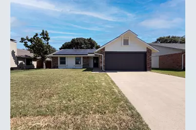 220 Creekwood Lane, Fort Worth, TX 76134 - Photo 1