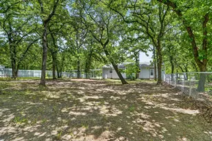 186 Garnet Rd, Springtown, TX 76082 - Photo 29