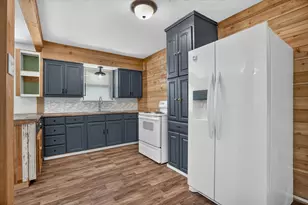 186 Garnet Rd, Springtown, TX 76082 - Photo 9