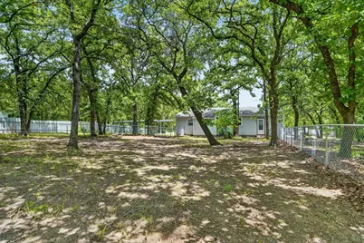 186 Garnet Road, Springtown, TX 76082 - Photo 31