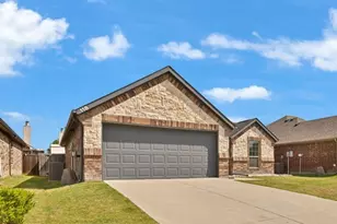118 Cherokee St, Greenville, TX 75402 - Photo 1