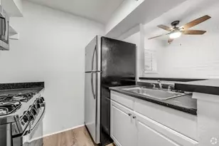 2707 Shelby Ave, Dallas, TX 75219 - Photo 3