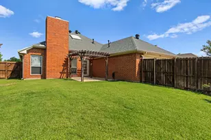 3860 Gillespie Dr, Carrollton, TX 75010 - Photo 5