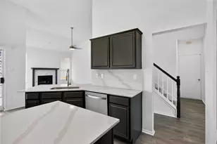 3026 Shannon Ln, Grand Prairie, TX 75052 - Photo 11