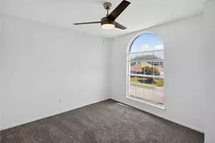 3026 Shannon Ln, Grand Prairie, TX 75052 - Photo 23