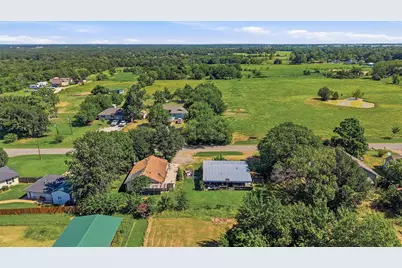 538 W Hughes Street, Collinsville, TX 76233 - Photo 17