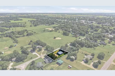538 W Hughes Street, Collinsville, TX 76233 - Photo 9
