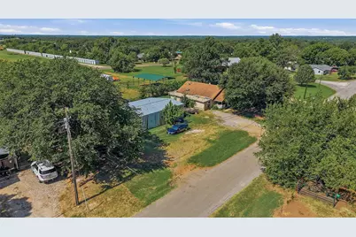 538 W Hughes Street, Collinsville, TX 76233 - Photo 19