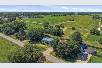 538 W Hughes Street, Collinsville, TX 76233 - Photo 15