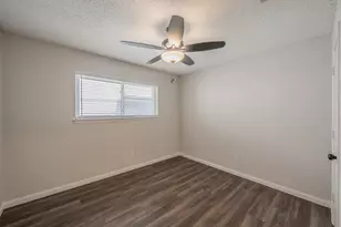 1100 Purdue Dr, Arlington, TX 76012 - Photo 27