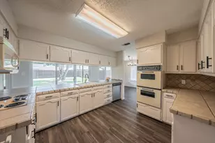 1100 Purdue Dr, Arlington, TX 76012 - Photo 13